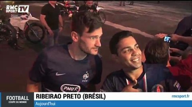 Football / Séance d'autographes pour les Bleus - 21/06