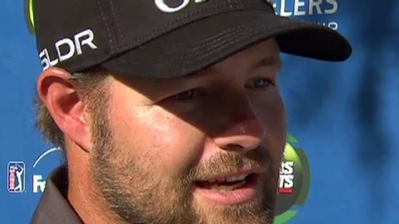 Moore Grabs 3rd Round Lead at Travelers