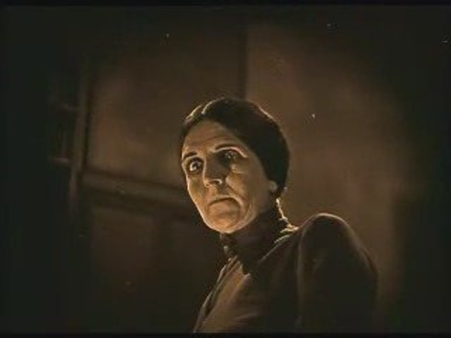 ⁣The Cat & the Canary - extrait The Moth