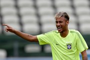 Neymar mystifie Fernandinho à l'entraînement !