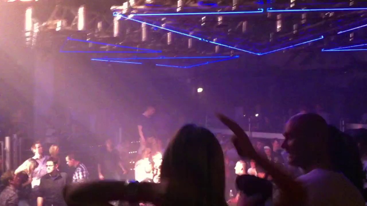 Tarm-Center Cologne - Derb - Derbus Die menge tobt