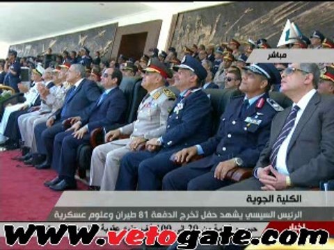 طلاب الكلية يرسمون قلب