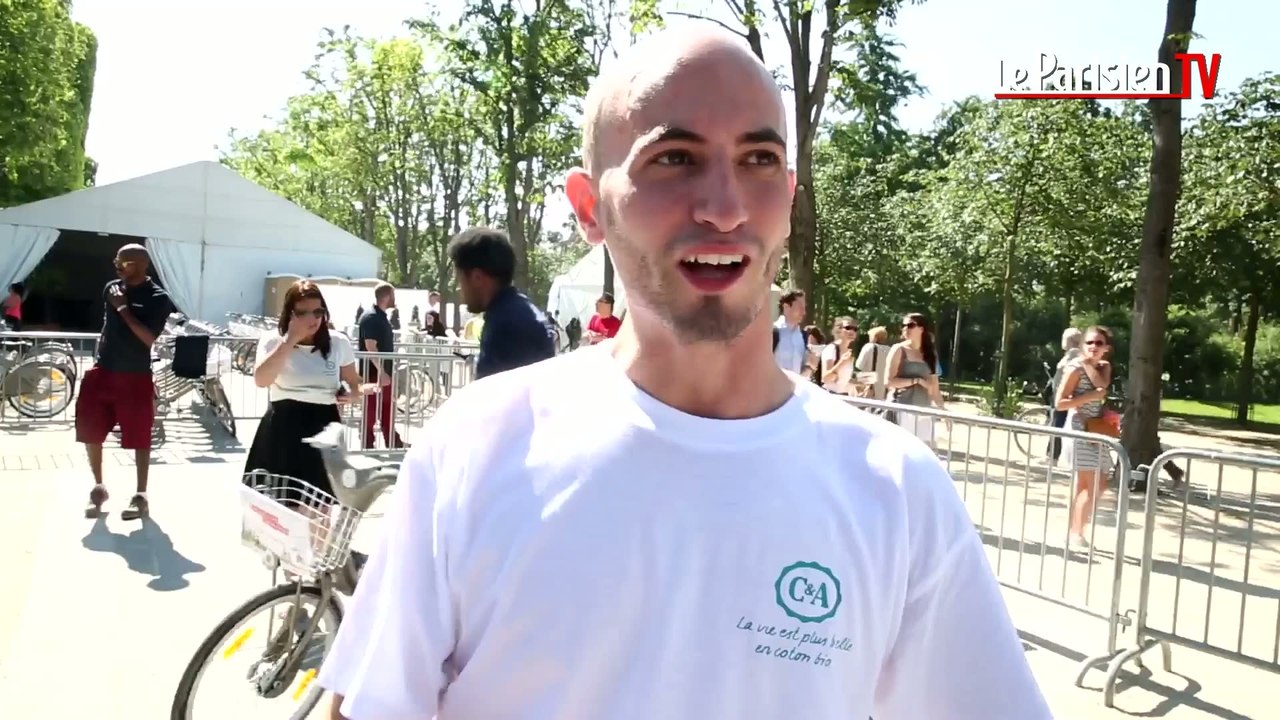 Fête du Vélib : les Champs-Elysées transformés en piste cyclable