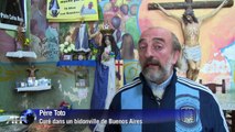 Les paroissiens d'un bidonville argentin célèbrent Messi