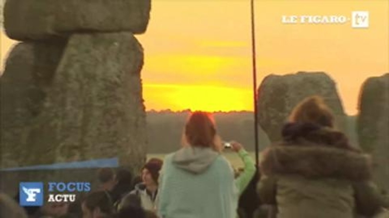 Angleterre : "pèlerinage" à Stonehenge pour le...