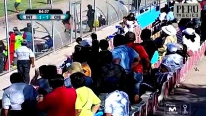 Fernando Oliveira scores and makes a call... using his shoe