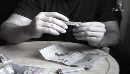 (Tutorial) Come rollare una sigaretta a bandiera