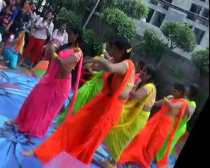 girls h0t and se@y dance rain party leaked video