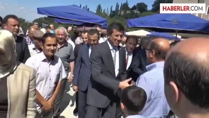 Bakan Zeybekci nikah şahitliği yaptı -