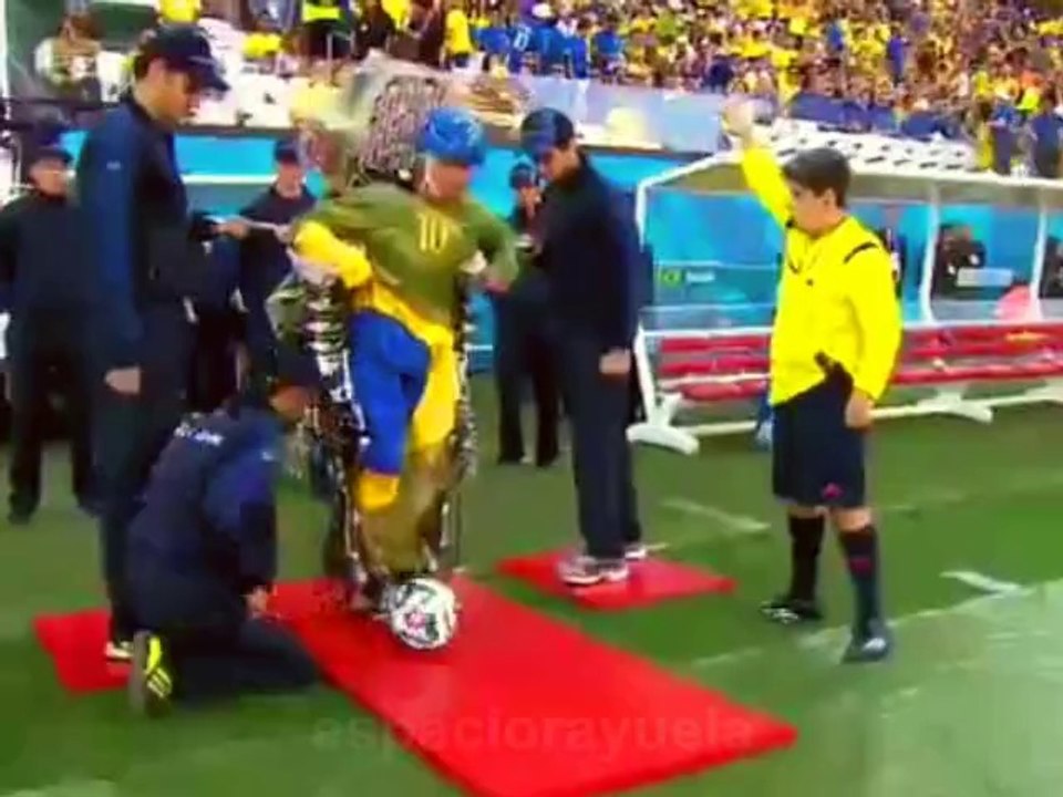 Brasil 2014, Puntapie inicial con ayuda de nuevas tecnologias, Exoesqueleto
