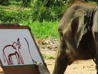 Elephant painting an elephant. - Best Motivational Videos