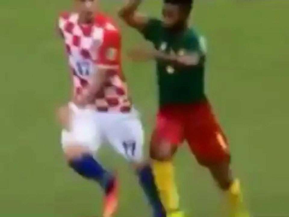 El tercer expulsado del Mundial 2014,es de Camerun