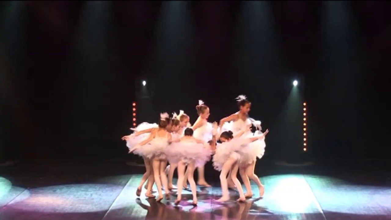 Quelques poulettes -  Gala de l'école de danse 2013