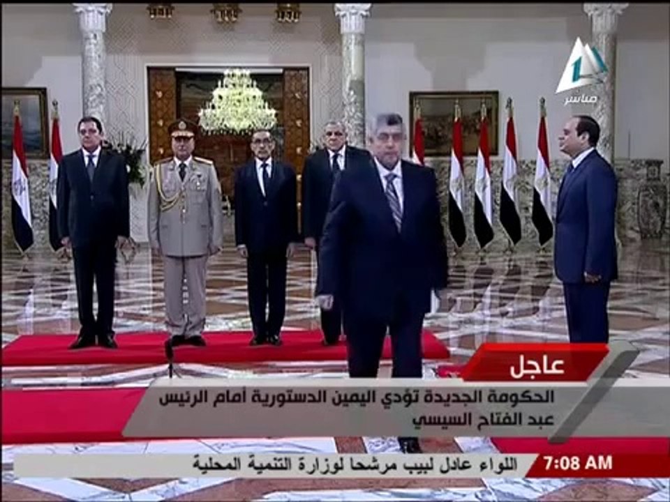 شاهد|| اللواء محمد إبراهيم يؤدى اليمين الدستورية وزيرا للداخلية