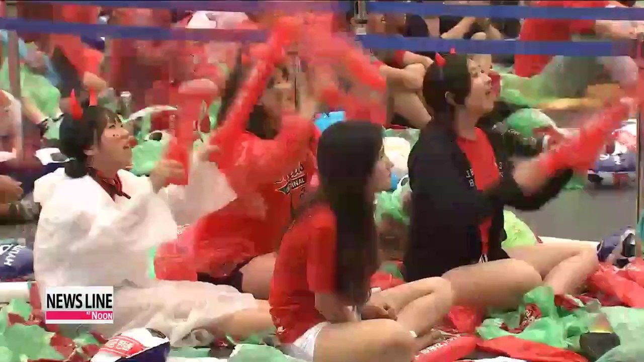 Tens of thousands of fans cheer for Korea against Algeria