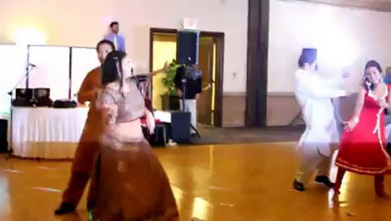 beautiful Pakistani shadi dance.
