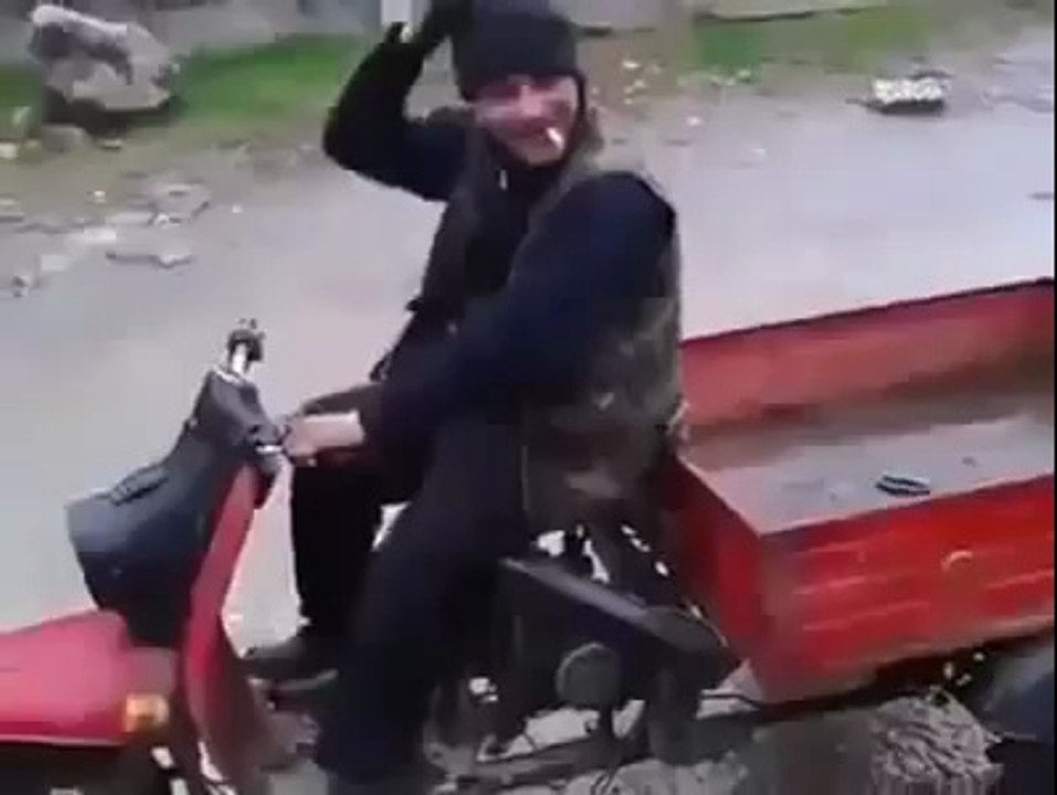 Motorla Artistlik Yaparken Çukura Düştü