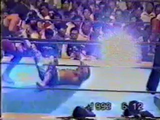 Eddie Guerrero vs Chris Benoit (New Japan 06.12.1993) (Handheld)
