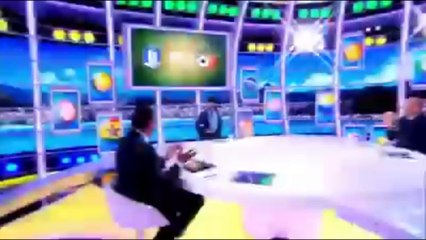 Smail Bouabdellah s'offre une danse pour fêter la victoires des Fennecs