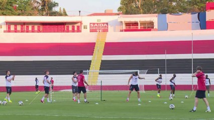 Mondial-2014: entraînement ludique des Bleus