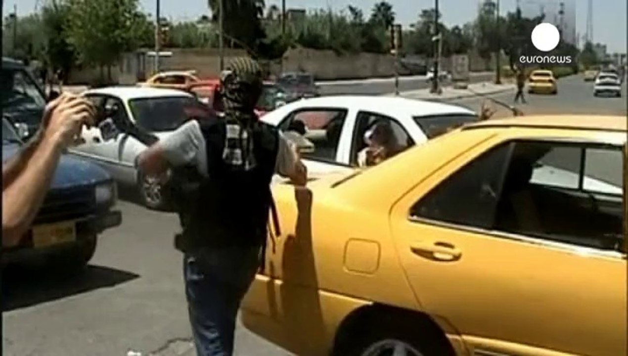 Kerry in Baghdad to meet Iraq leaders as insurgency spreads