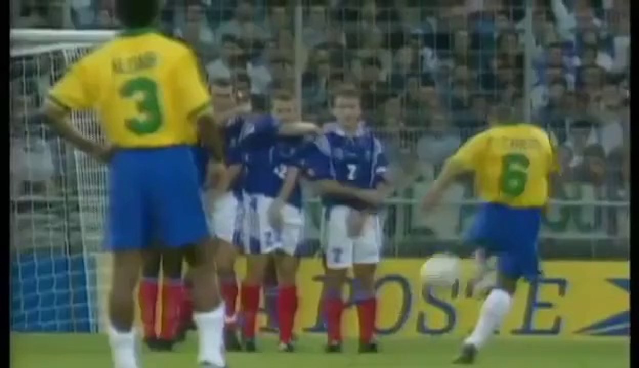 Best free football kick - Allduain