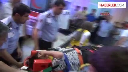 Yoldan Çıkıp Takla Atan Araçta 3 Kişi Yaralandı