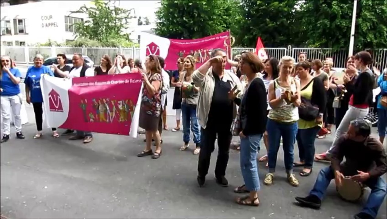 Les maisons de quartiers manifestent