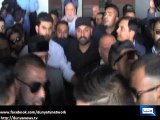 Tahirul Qadri refuses to disembark in Lahore, urges army to protect him