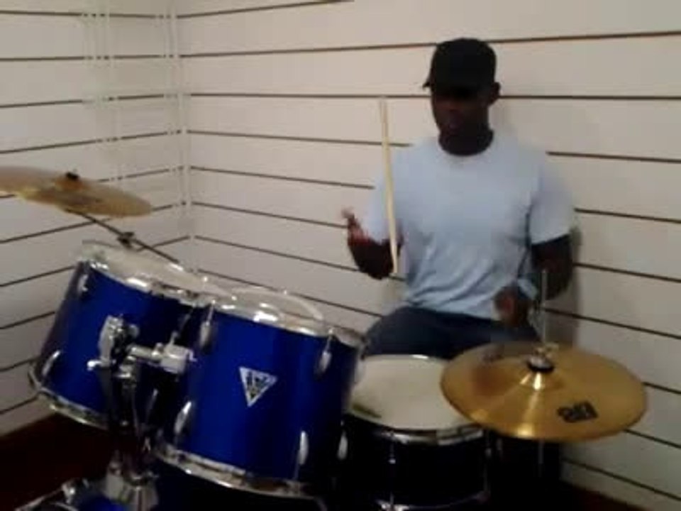 Edwin Paris(Sticks Trick)