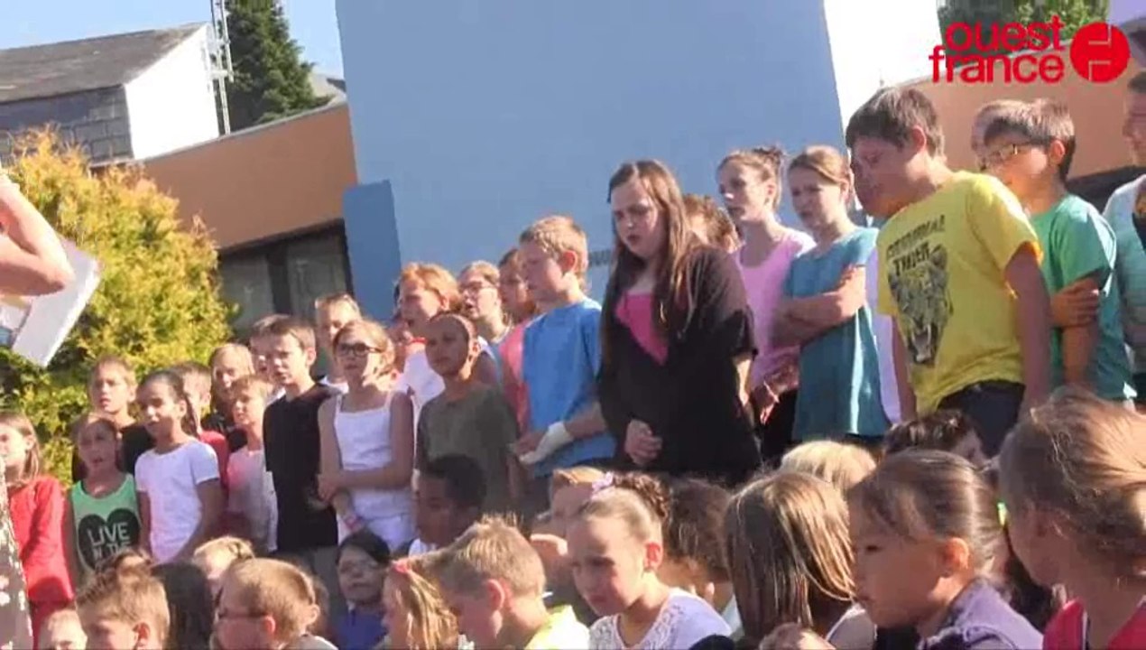 Ecole de l'Aurore à Saint-Lô: chorales et théâtre enchantent les parents