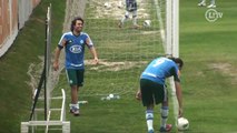 Valdívia propõe desafio 'de gols' no treino, mas fica em último!