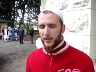 Marcelo, un Brazilian converti à L_Islam recite le Quran