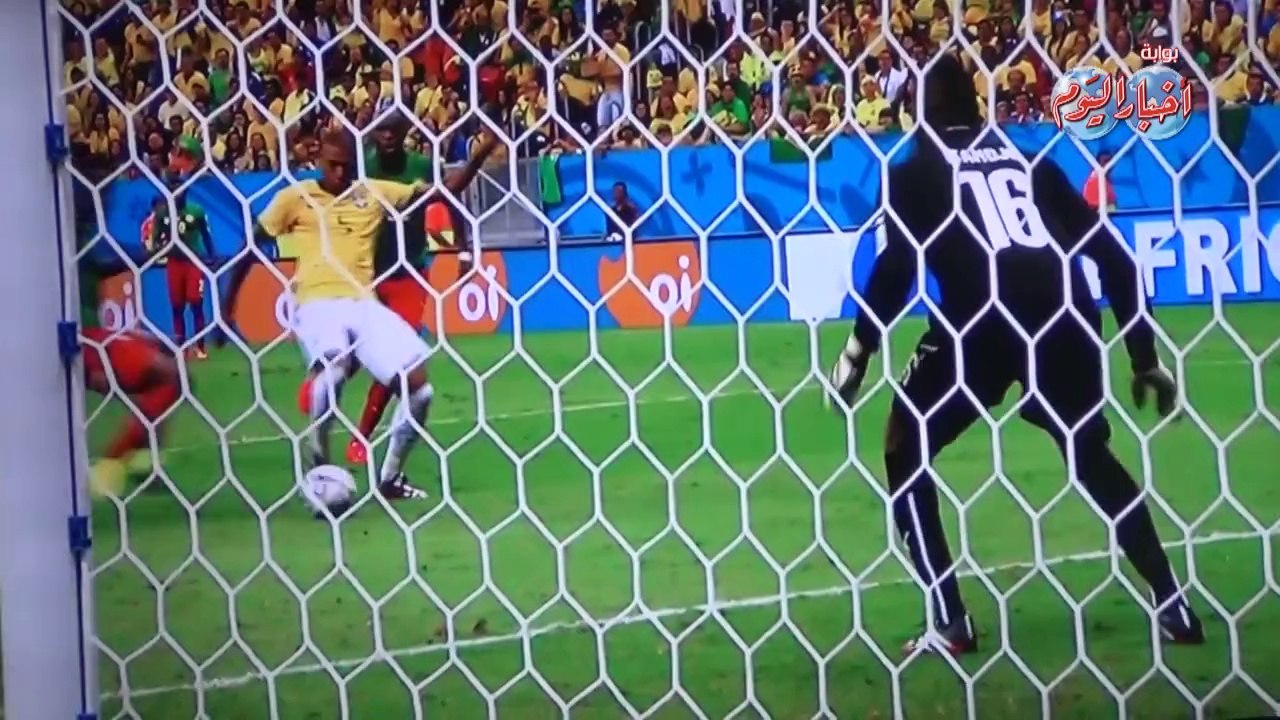 الهدف الرابع للبرازيل في مرمى الكاميرون