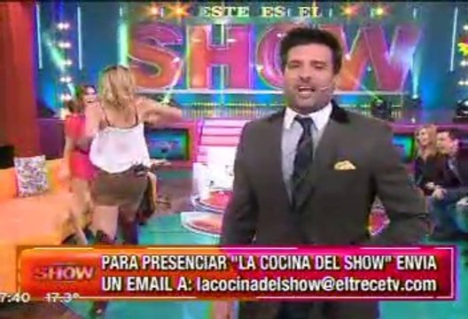 Paula en Este es el Show 3 (Piquín los hacia sacar en los ensayos?) - 23 de Junio