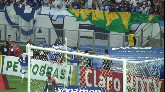 Pintura no Mineirão! Éverton Ribeiro marca golaço contra o Fla
