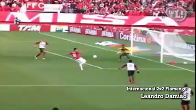 Sem rodinha! Relembre golaços de bicicleta no Brasil e no mundo