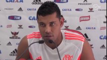 André Santos revela dificuldade para jogar em nova posição