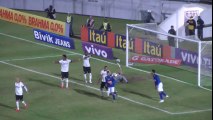 Goleiro do Cruzeiro falha feio e Corinthians entra no G4