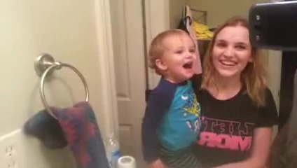 Le pouvoir comique des sourcils