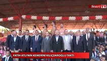 Fatih Atlı'nın kemerini Kılıçdaroğlu taktı