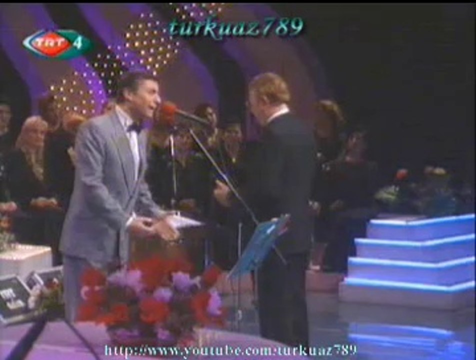 Tahir Engin İÇÖZ-Sevdâsı Henüz Sînede Gönlüm Gibi Sağdı