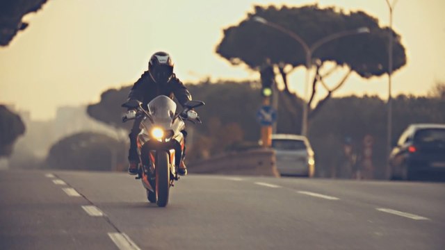KTM RC 125 Action Video - Bike