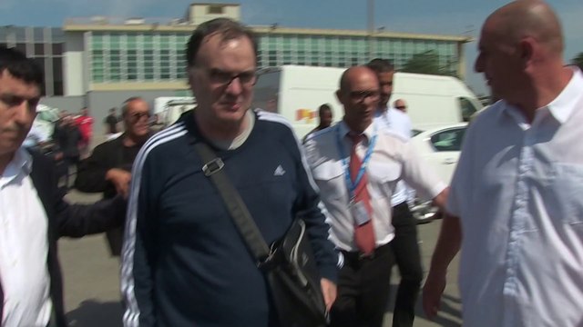 L'arrivée de Marcelo Bielsa à l'aéroport Marseille-Provence