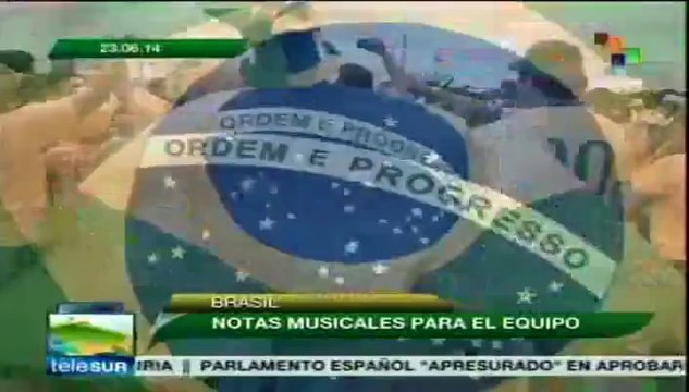Celebran Brasil y México triunfos de fútbol sobre Camerún y Croacia
