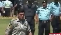 Funny Dabang Police Officer during Tahir ul Qadri retun -
