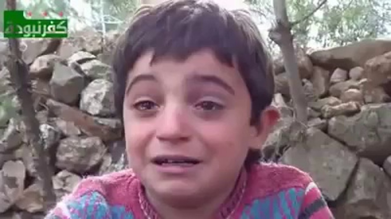 طفل تأبى أن تنزل دمعته ! كلمات تحرق القلب ولله !!