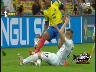 طرد فالنسيا بعد تدخل قوي على لاعب فرنسا و الشوالي يصفه بالفاشل