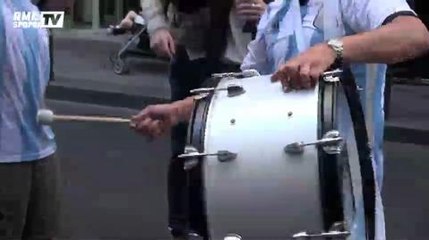 Football / Les supporters argentins font la fête à Paris - 25/06
