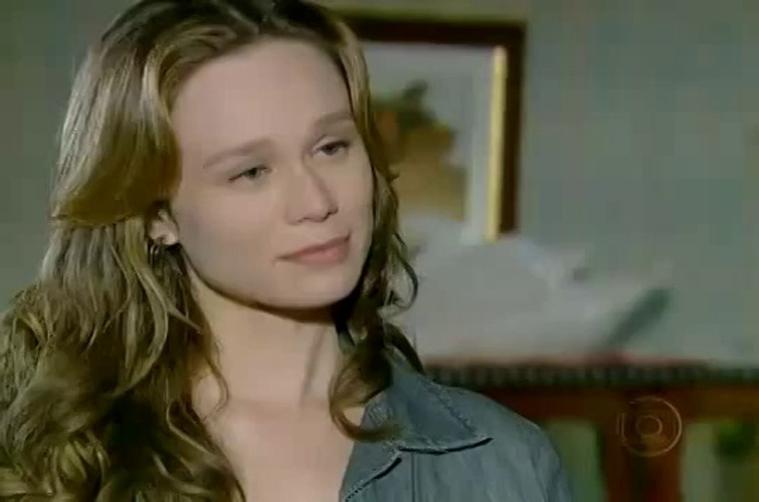 Passione - Clara se espanca para culpar a avó